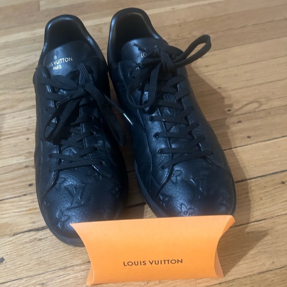 Louis Vuitton Rivoli Sneakers Size 8 1/2 - Picture 1 of 6